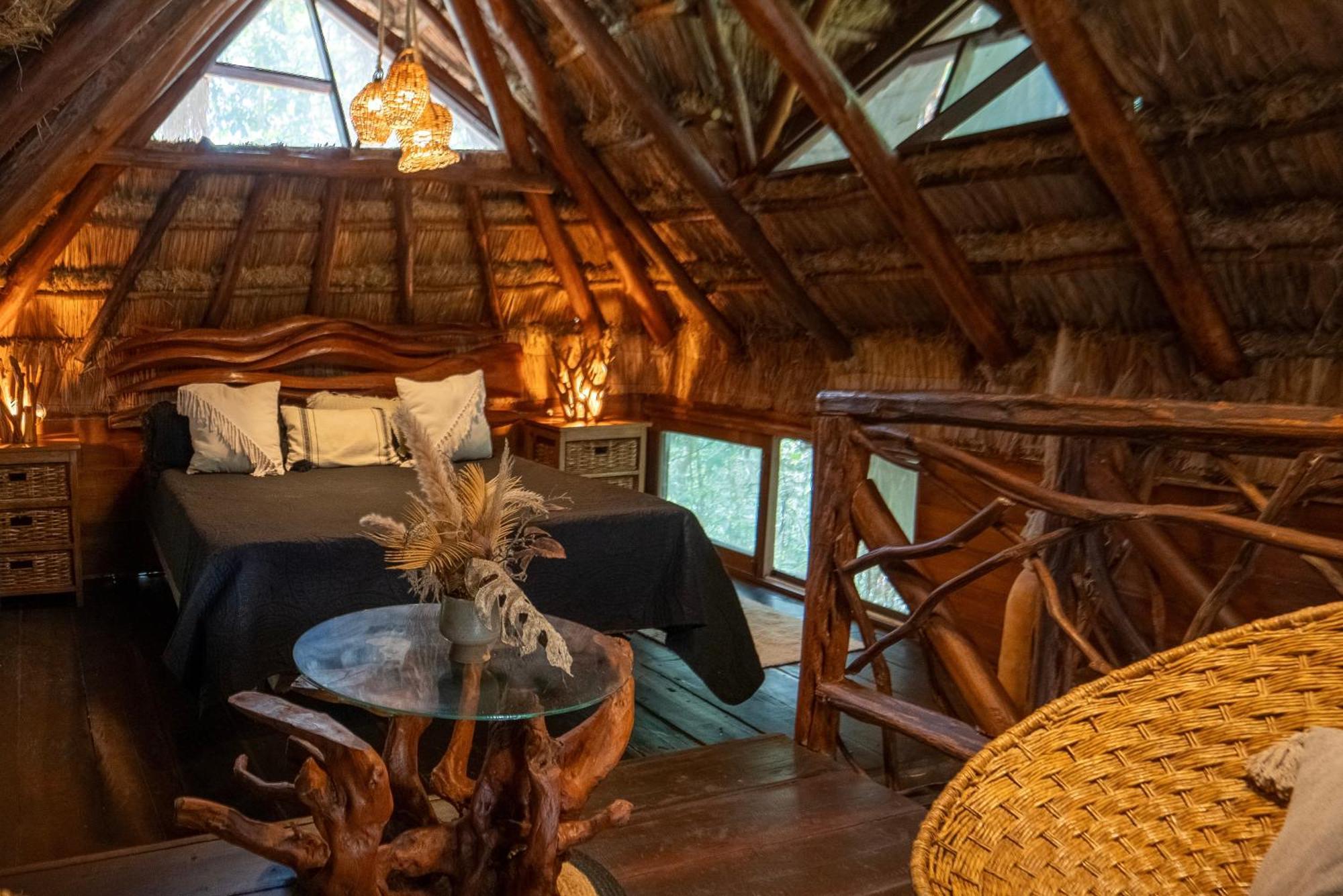 Lodge Anand Ecoaldea